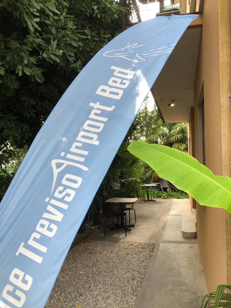 Venice Treviso Airport Bed Ngoại thất bức ảnh The logo of the department